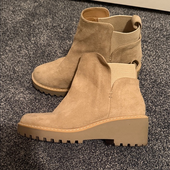 DV by Dolce Vita Suede Tan Ankle Boots - Picture 3 of 3